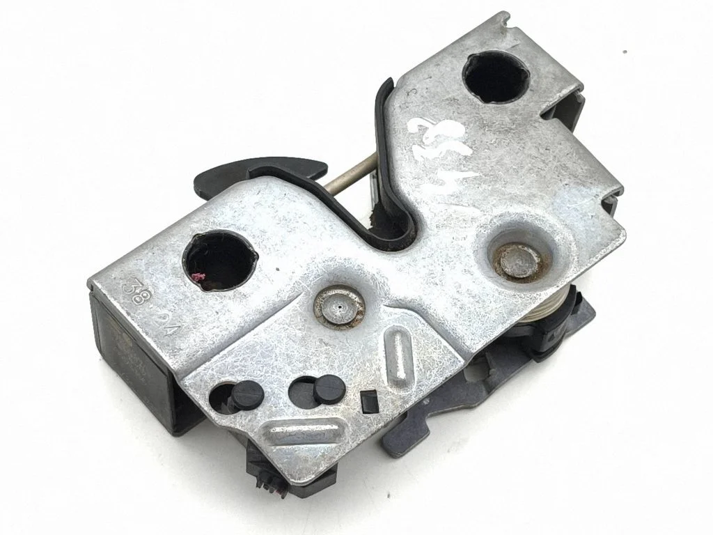 Engine bonnet/hood lock/catch 11B823509A