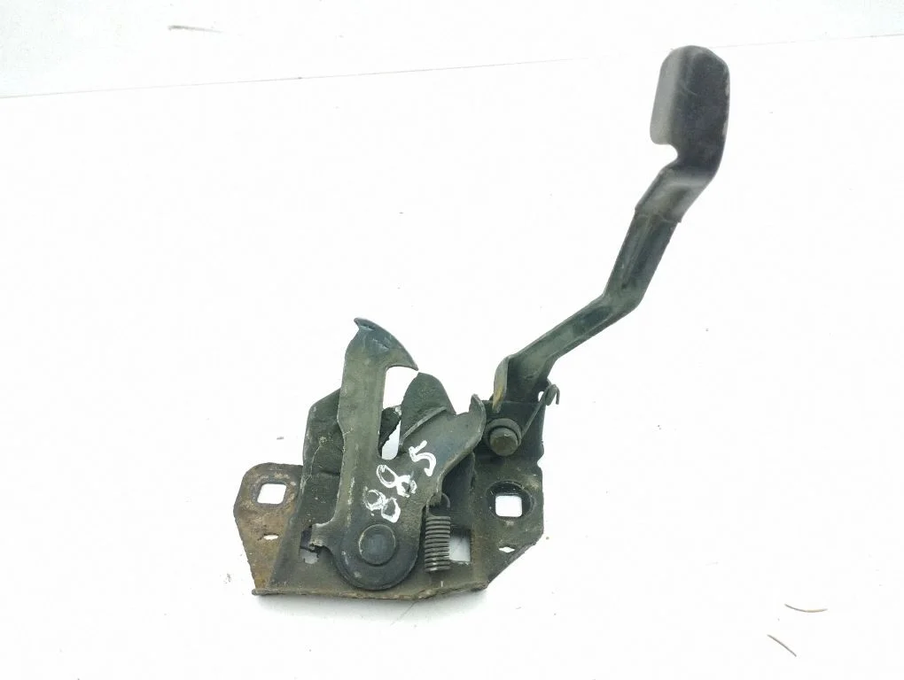 Engine bonnet/hood lock/catch
