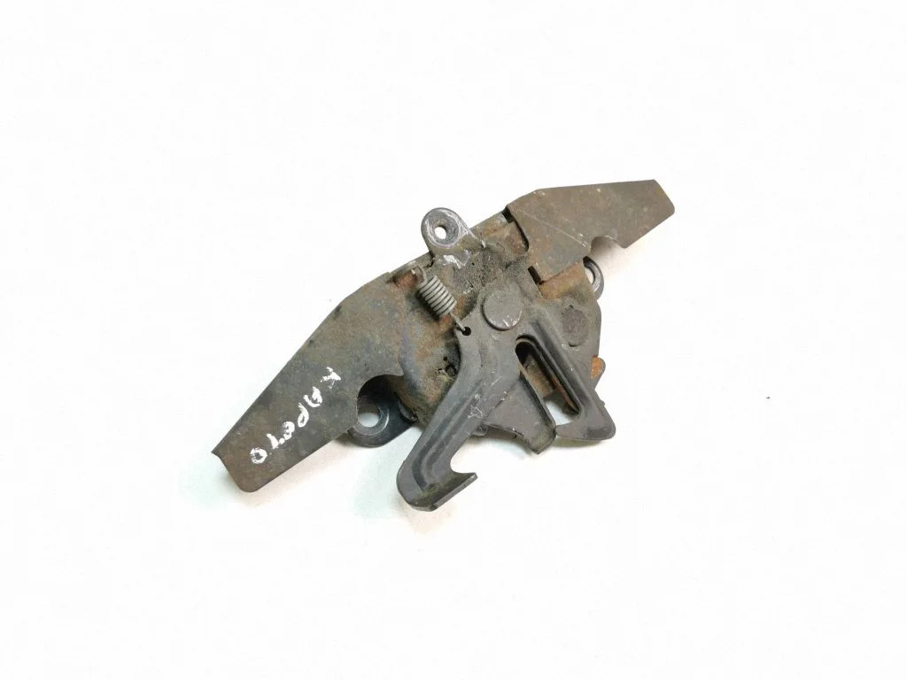 Engine bonnet/hood lock/catch