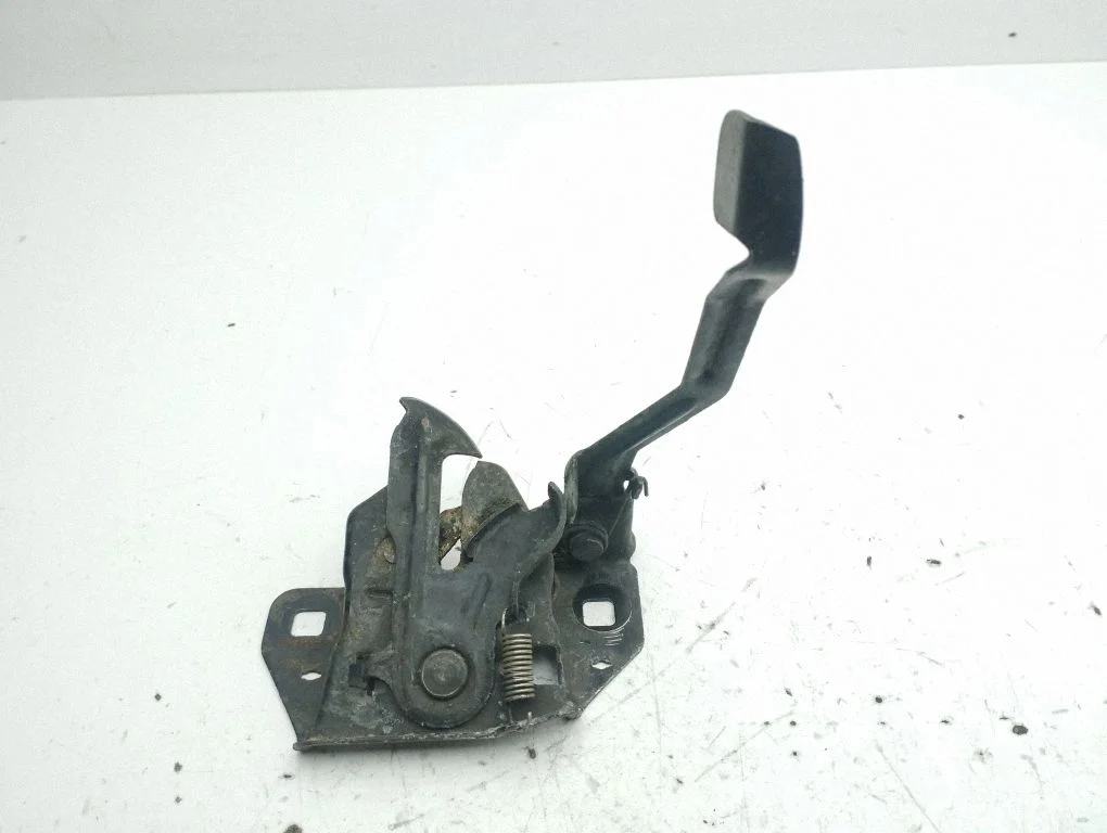 Engine bonnet/hood lock/catch