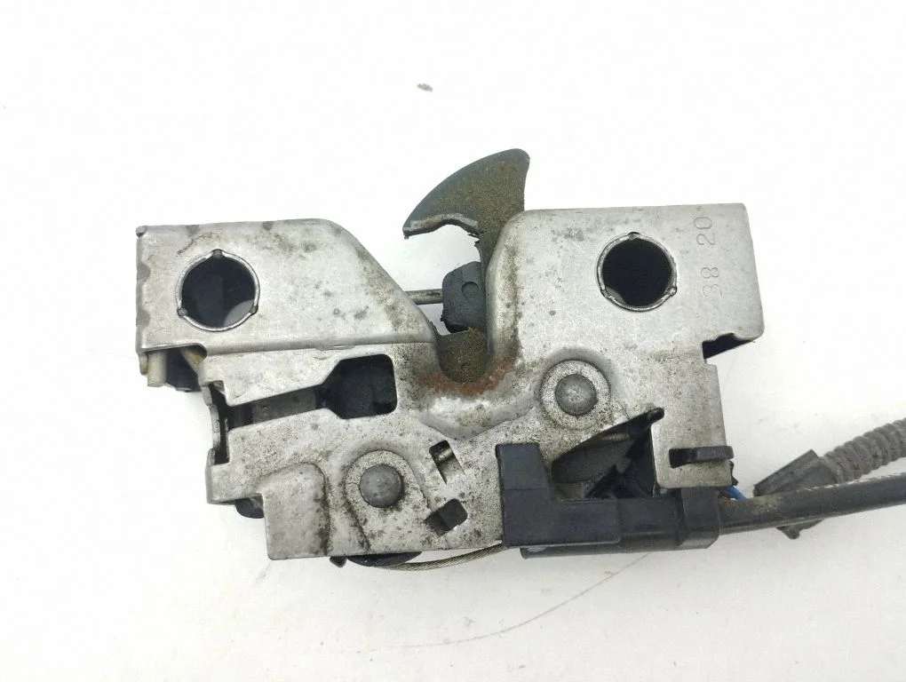 Engine bonnet/hood lock/catch