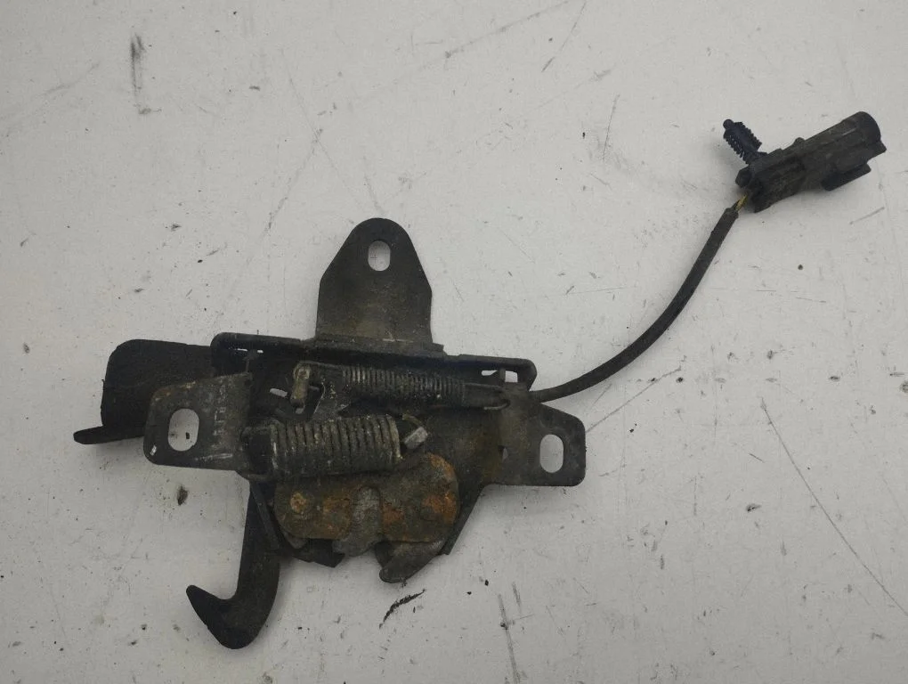 Engine bonnet/hood lock/catch