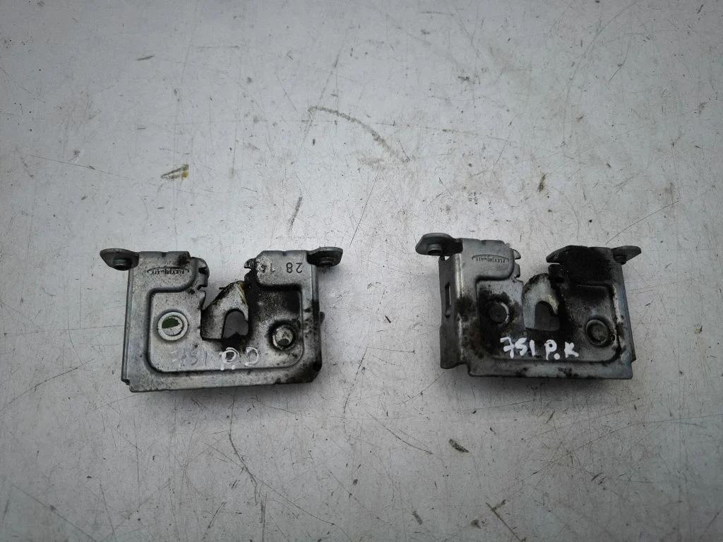 Mootorikapoti lukk 2753419