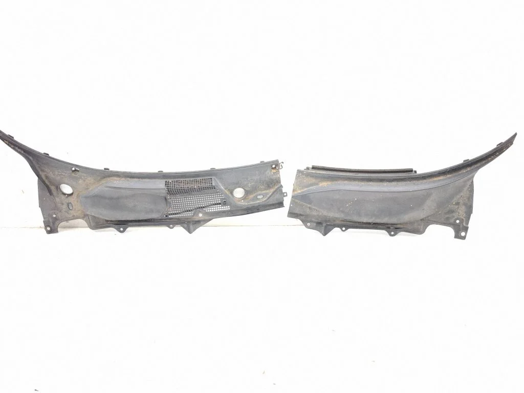 Wiper trim 66863CD400