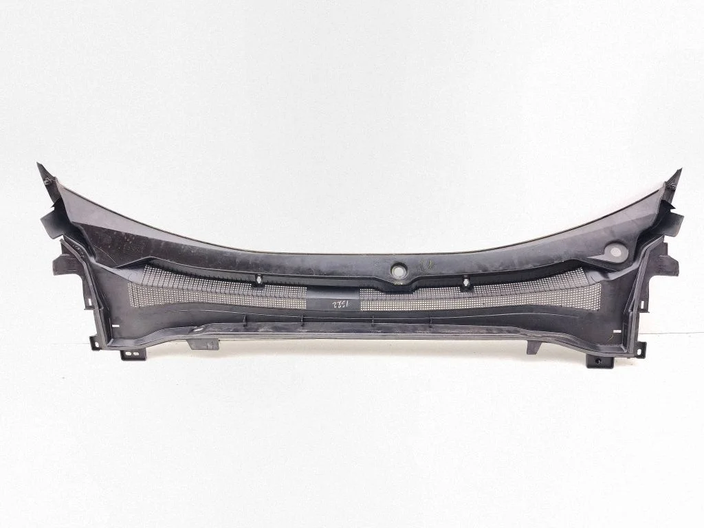 Wiper trim LJ8BR02216BFW