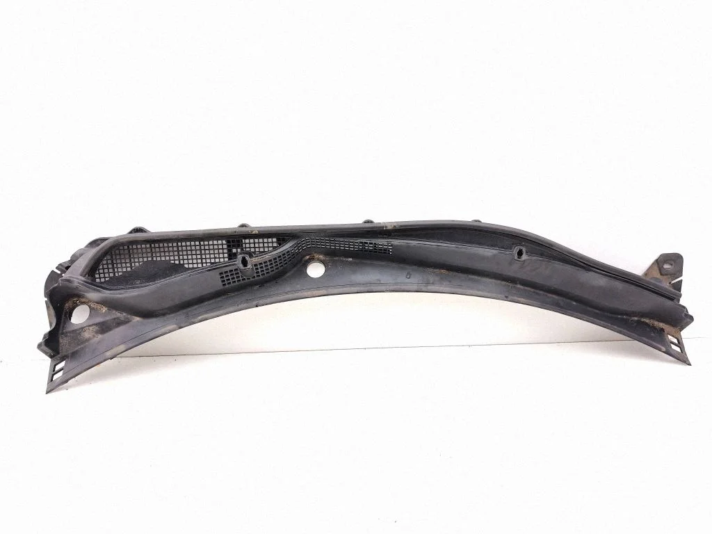 Wiper trim 91422CA010