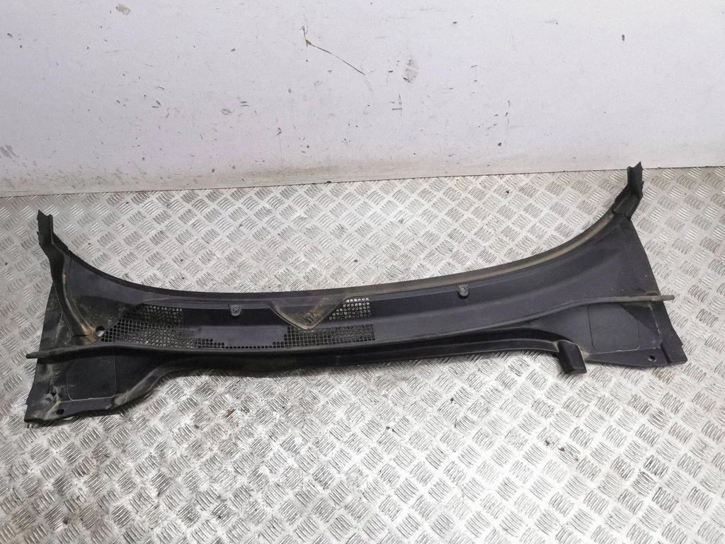 Wiper trim 742103M000