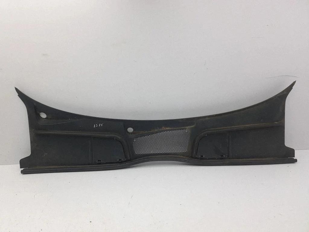 Wiper trim 8W2819403