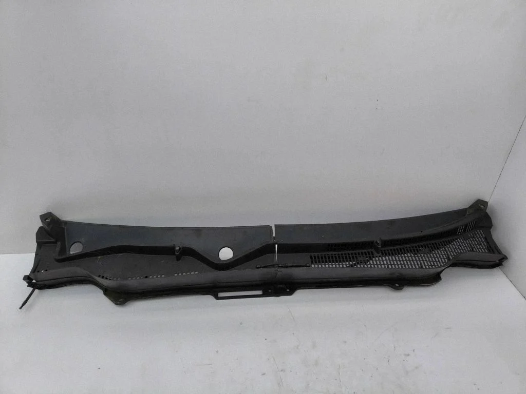 Wiper trim 7233154P0