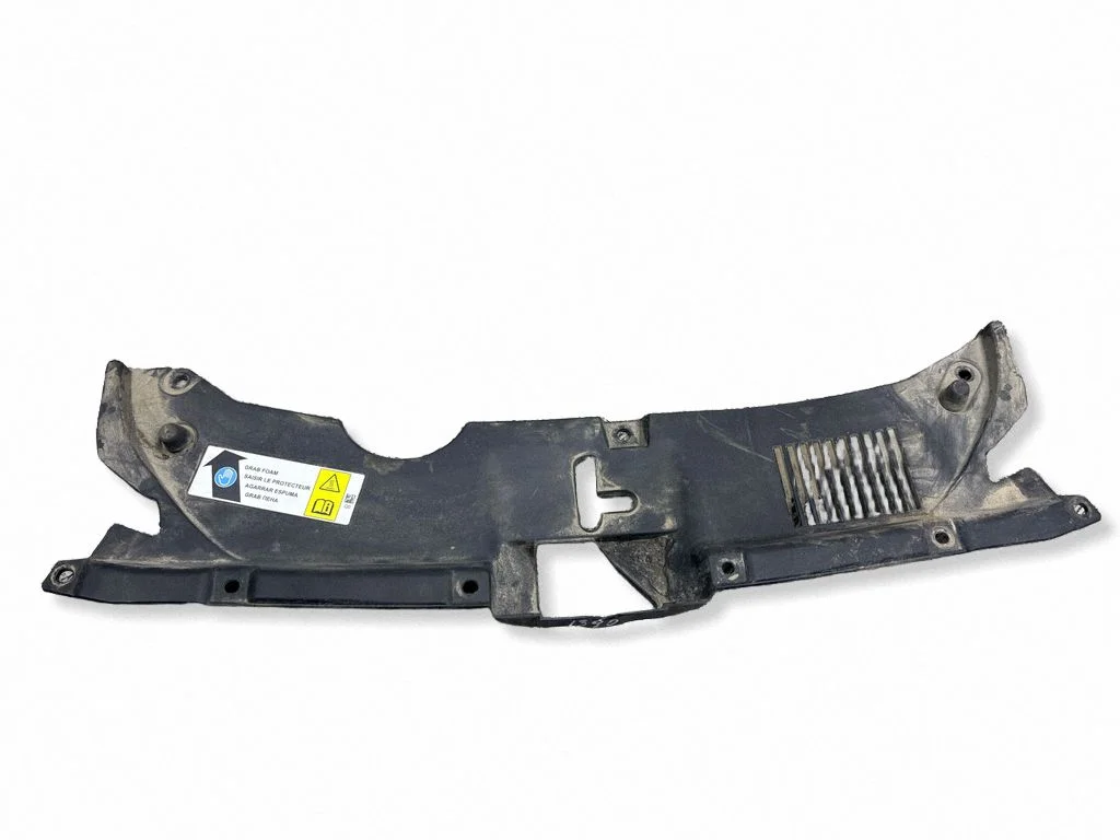 Engine bonnet/hood lock trim molding