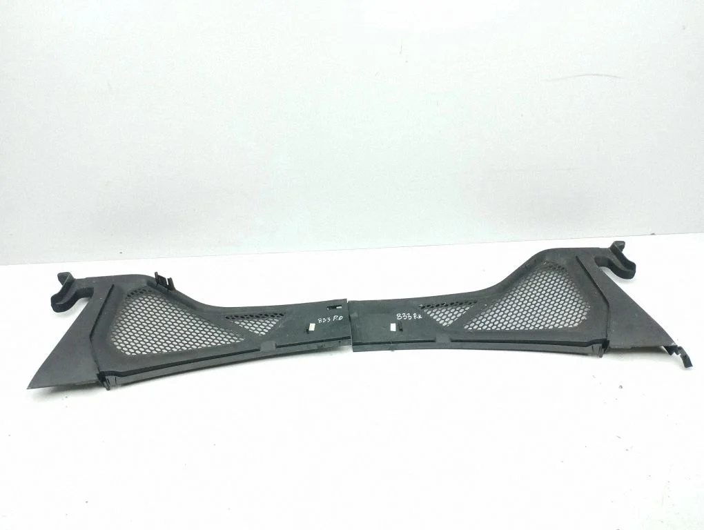 Wiper trim 9245594