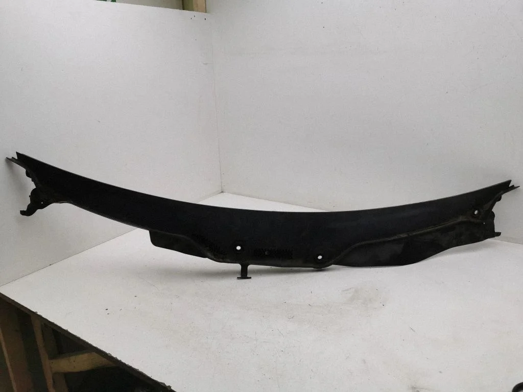 Wiper trim – Mercedes-Benz ML-Class W164 (2005-2011)