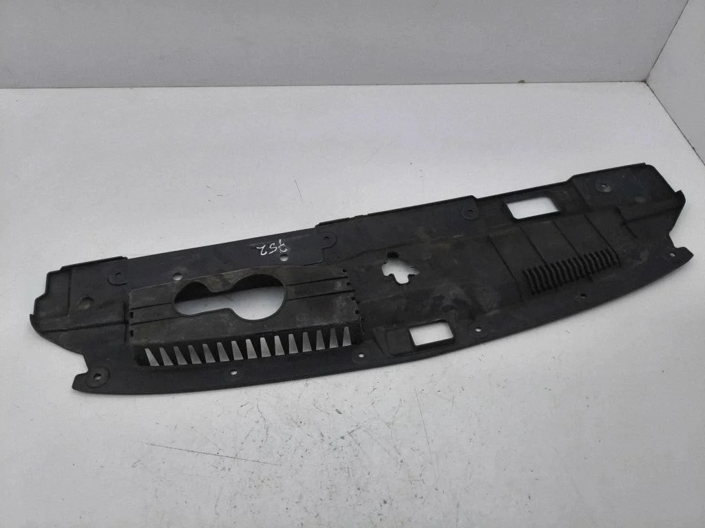 Engine bonnet/hood lock trim molding 7450A753