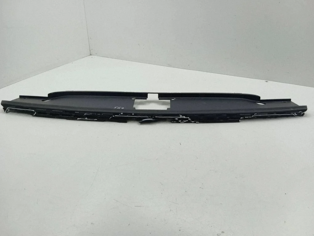 Engine bonnet/hood lock trim molding