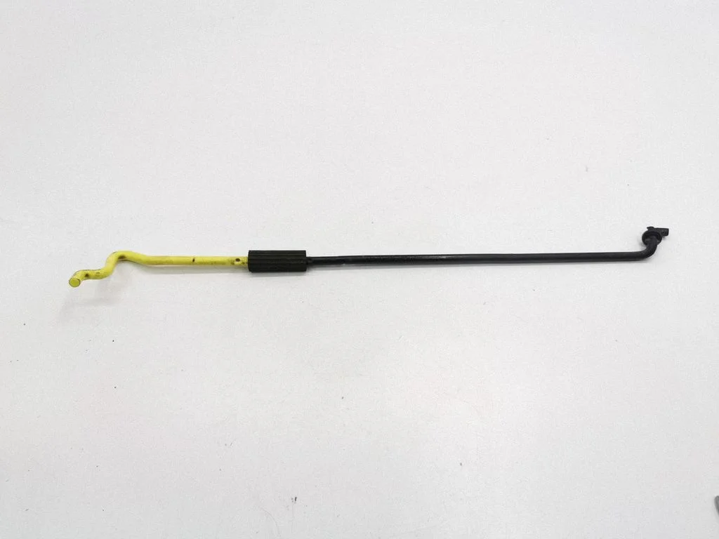 Mootorikapoti tugivarras