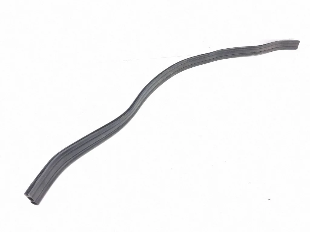 Engine compartment rubber 51768737151