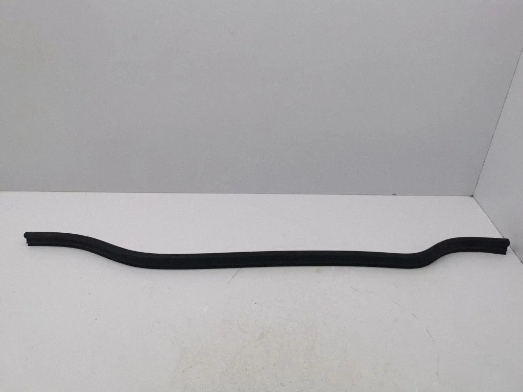 Engine compartment rubber 5H0823723723