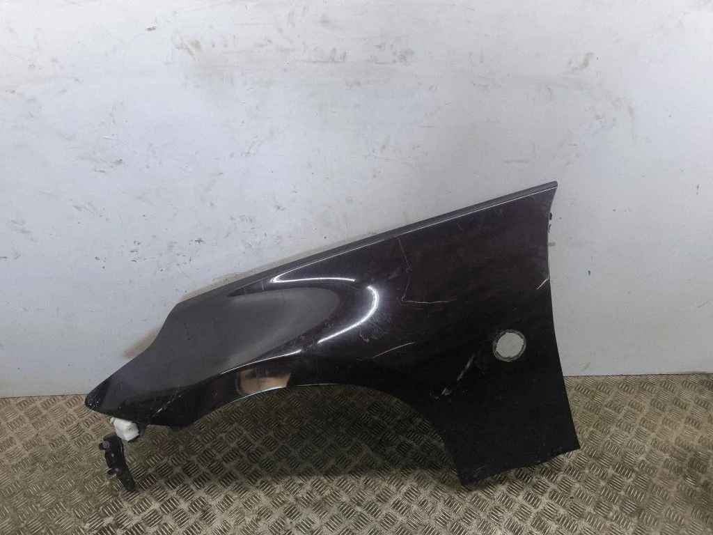 Fender – left