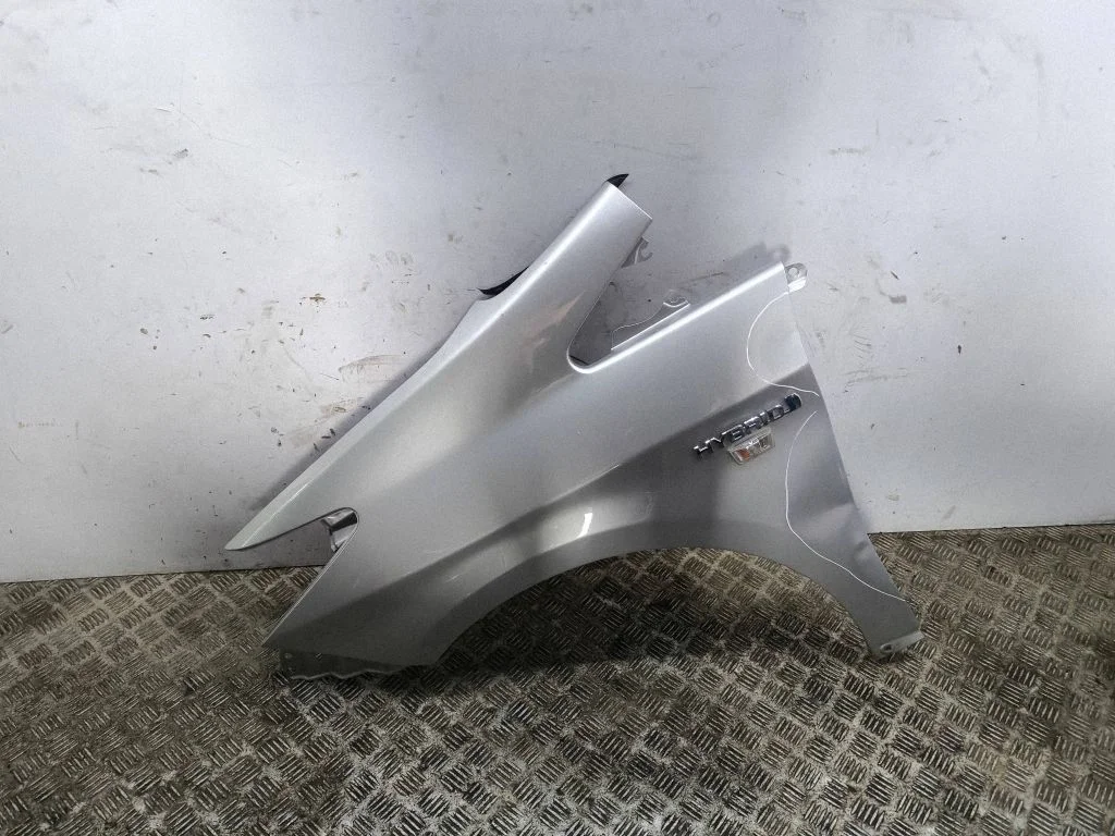 Fender – left