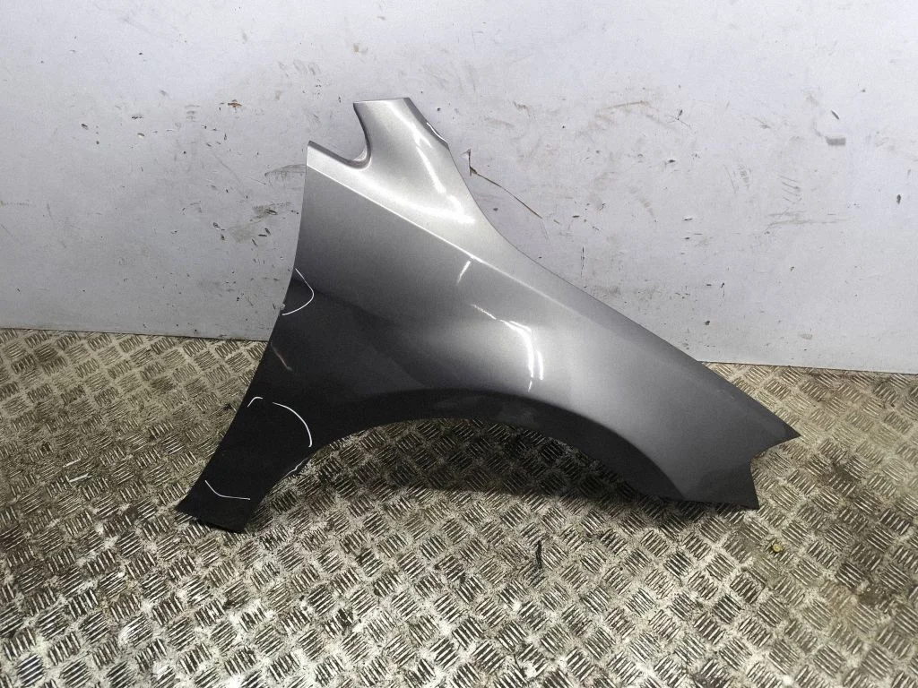 Fender – right