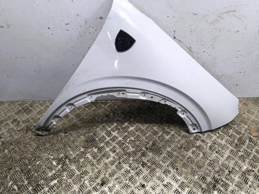 Fender – right