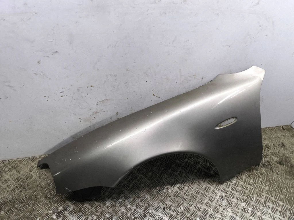 Fender – left