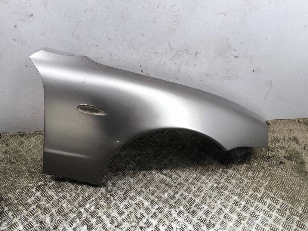 Fender – right
