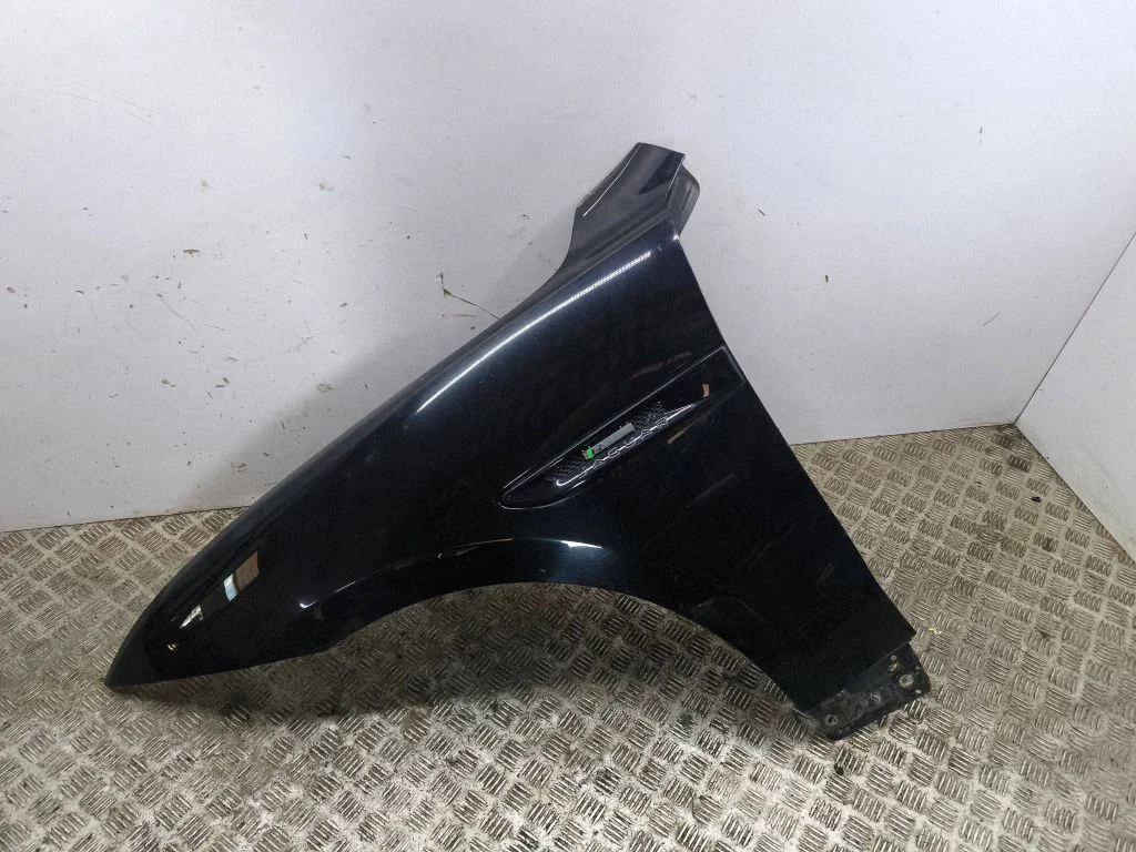 Fender – left