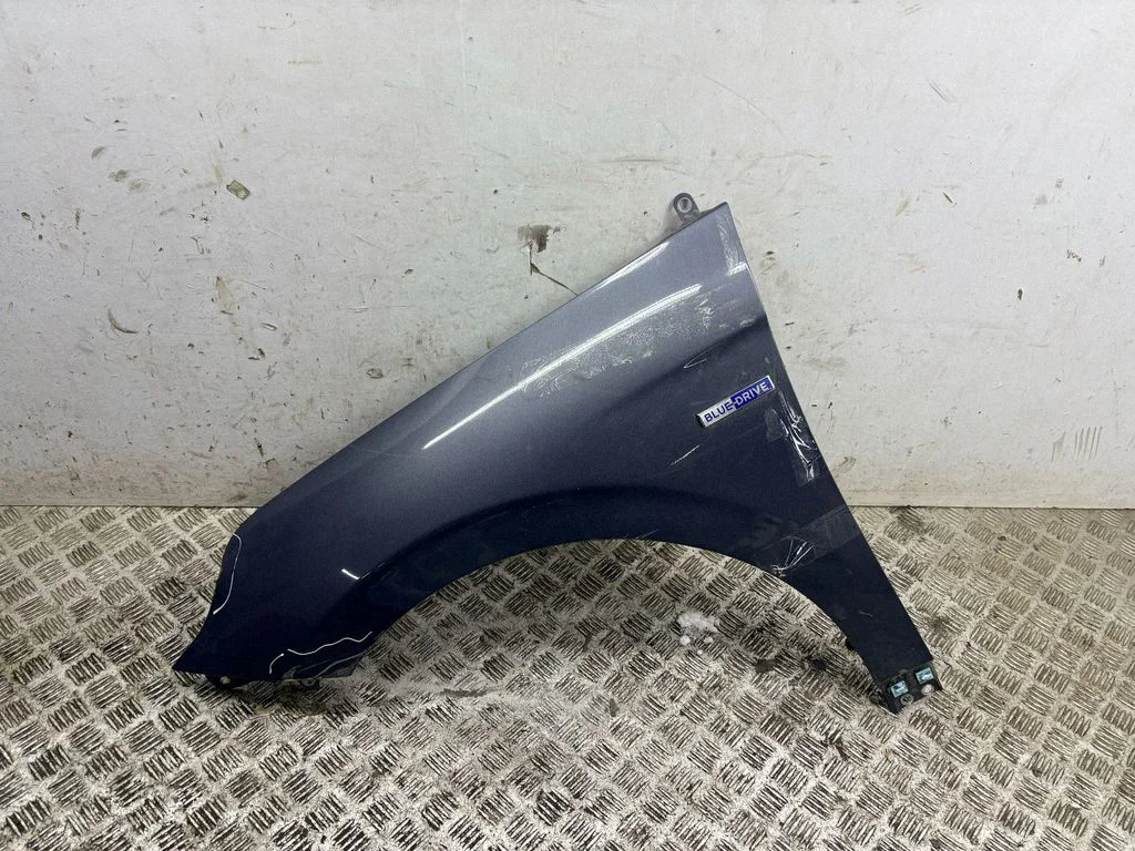 Fender – left