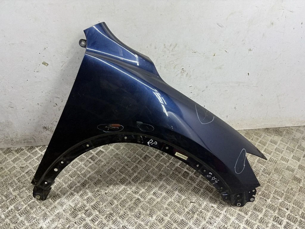 Fender – right