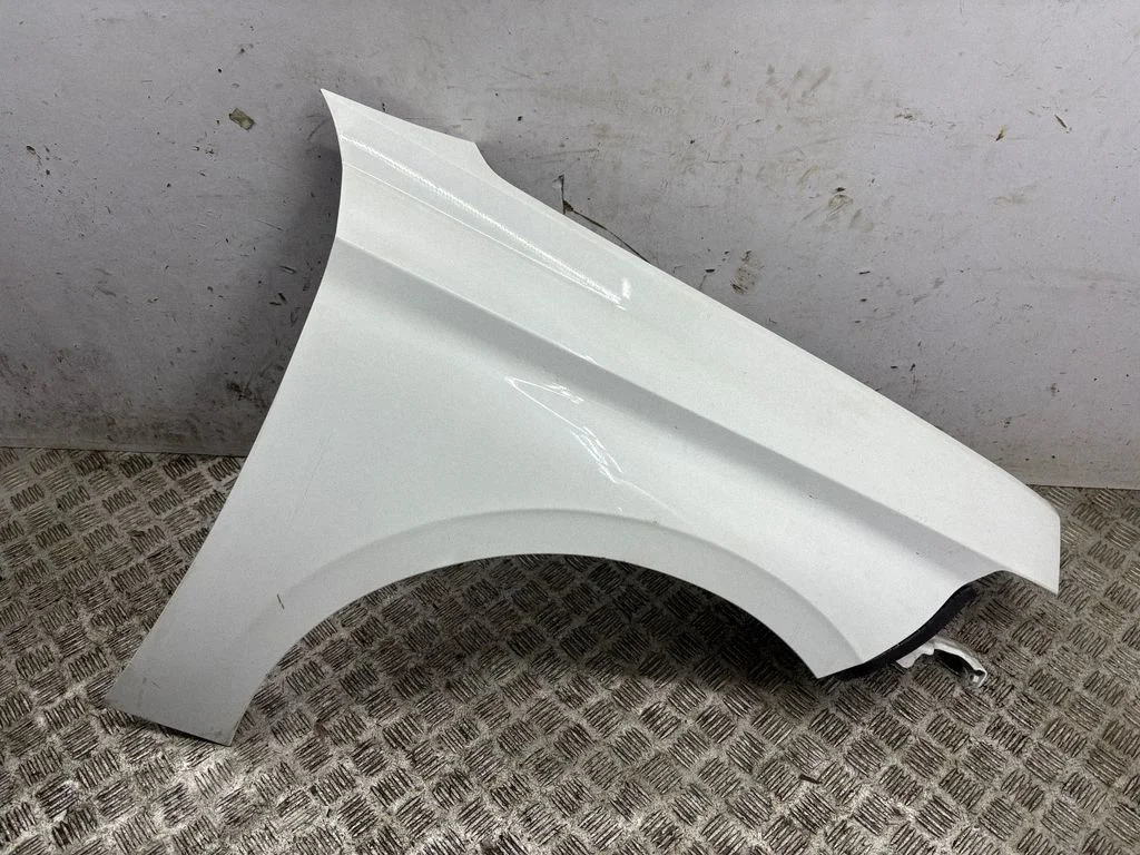 Fender – right