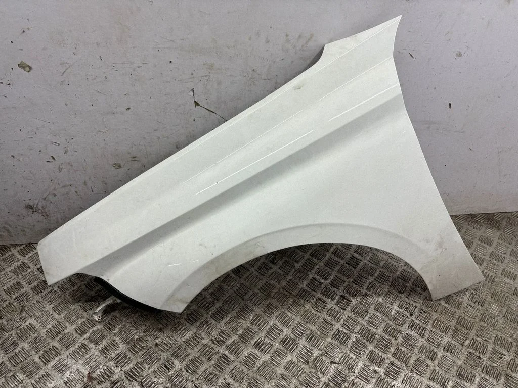 Fender – left