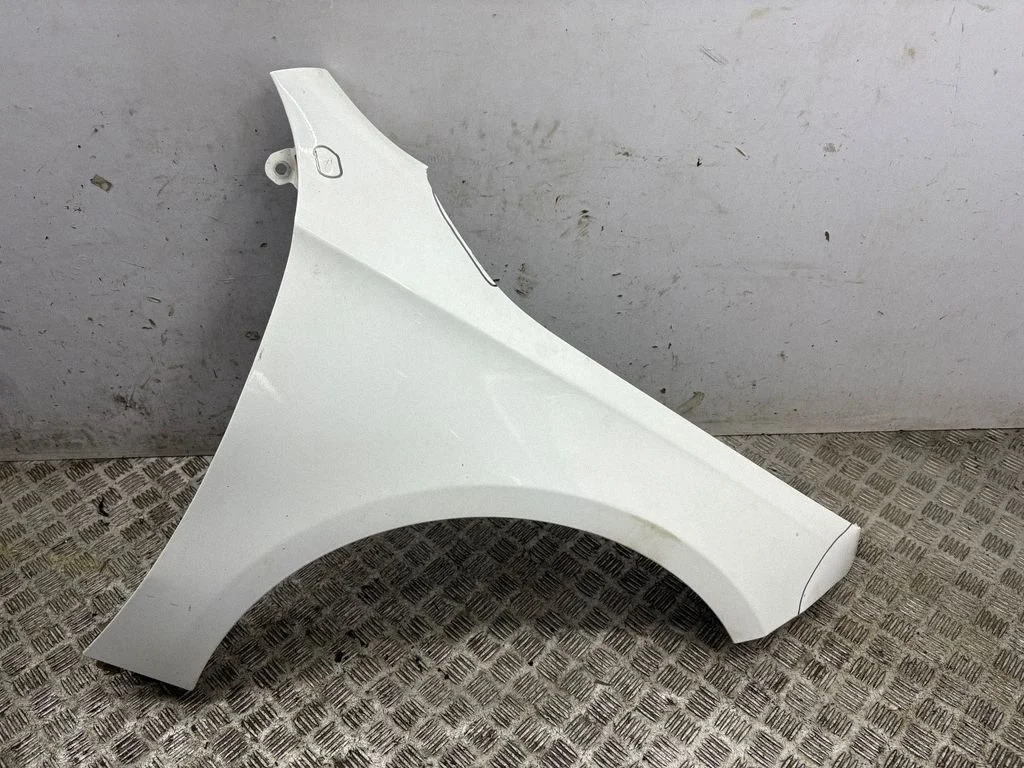 Fender – right