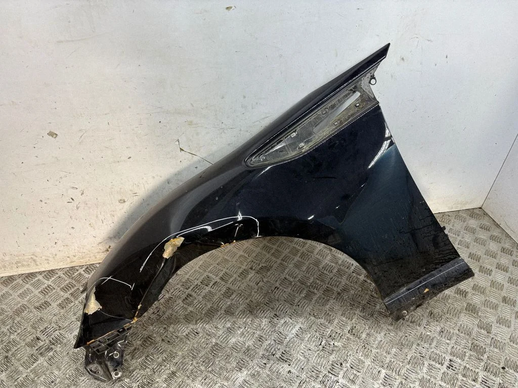 Fender – left