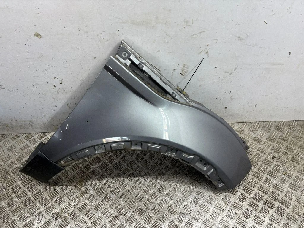 Fender – right