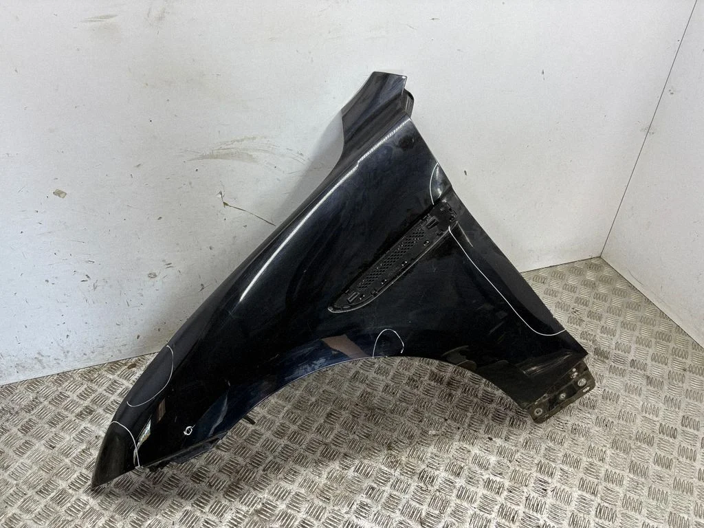 Fender – left