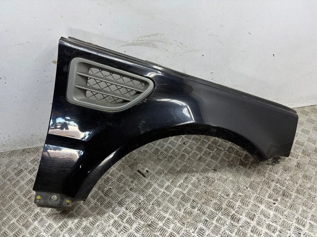 Fender – right
