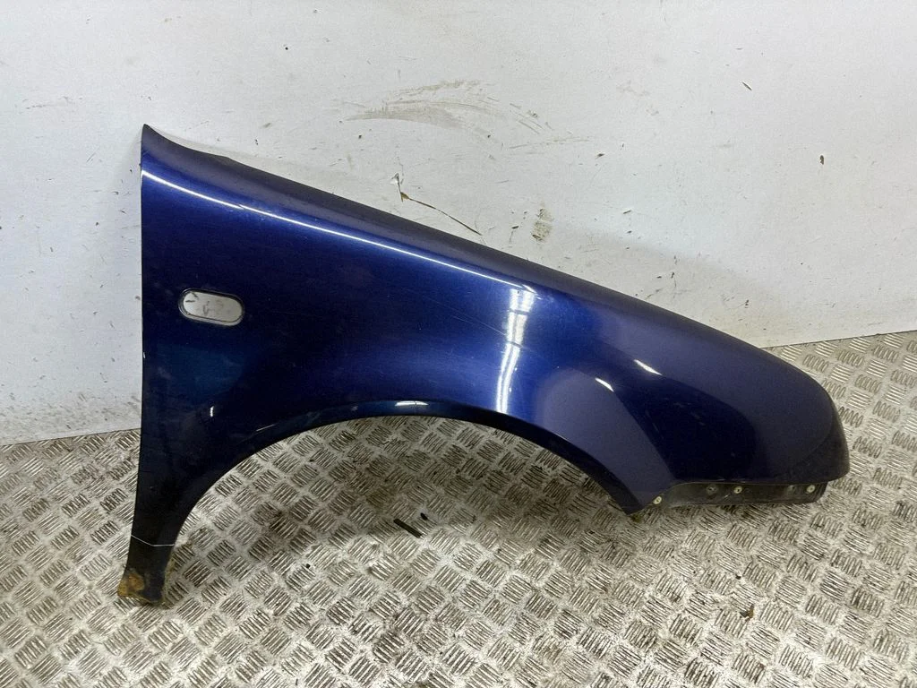 Fender – right