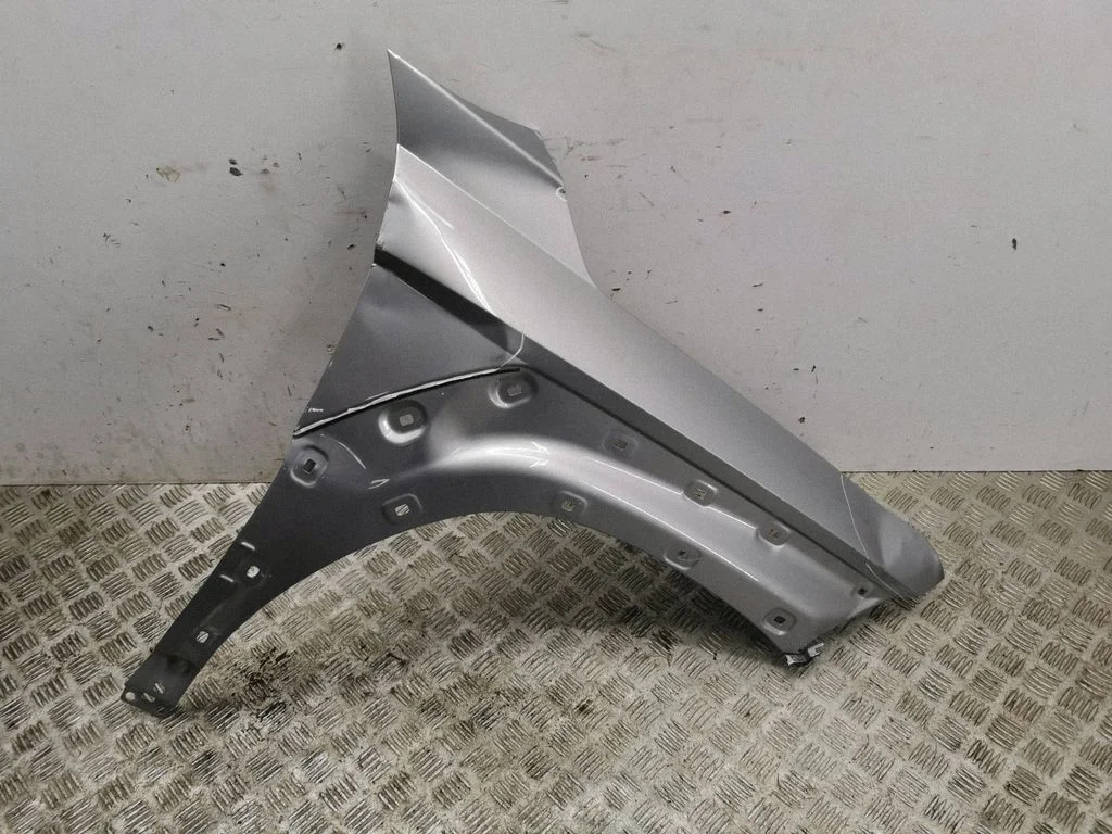 Fender – right