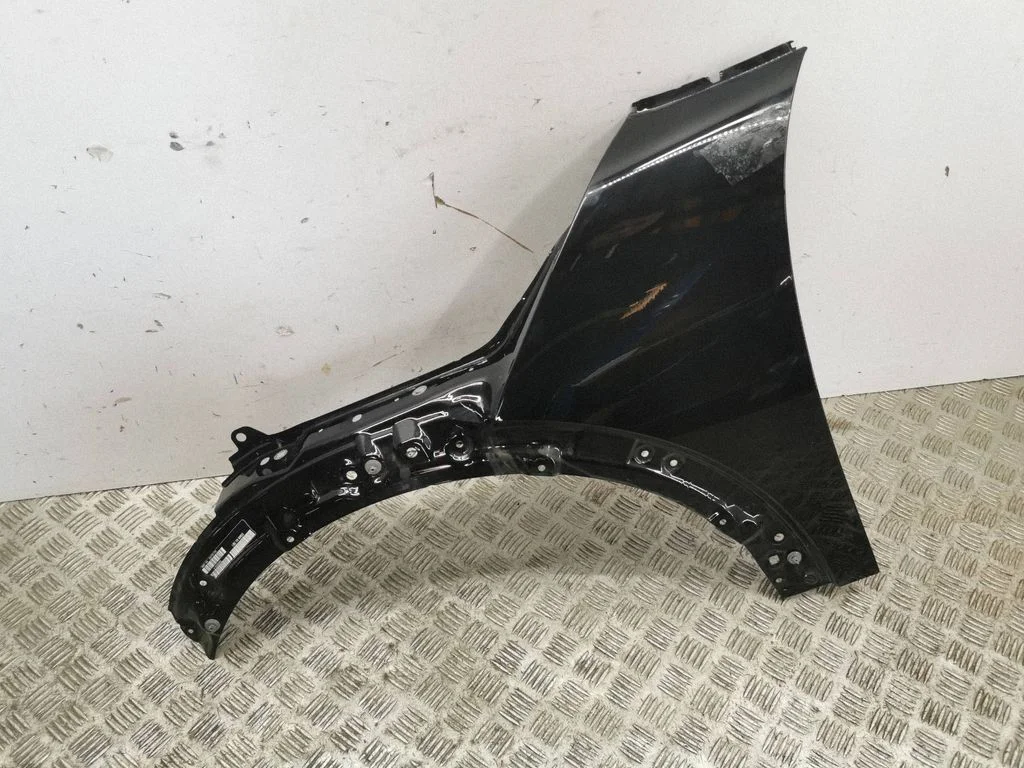 Fender – left