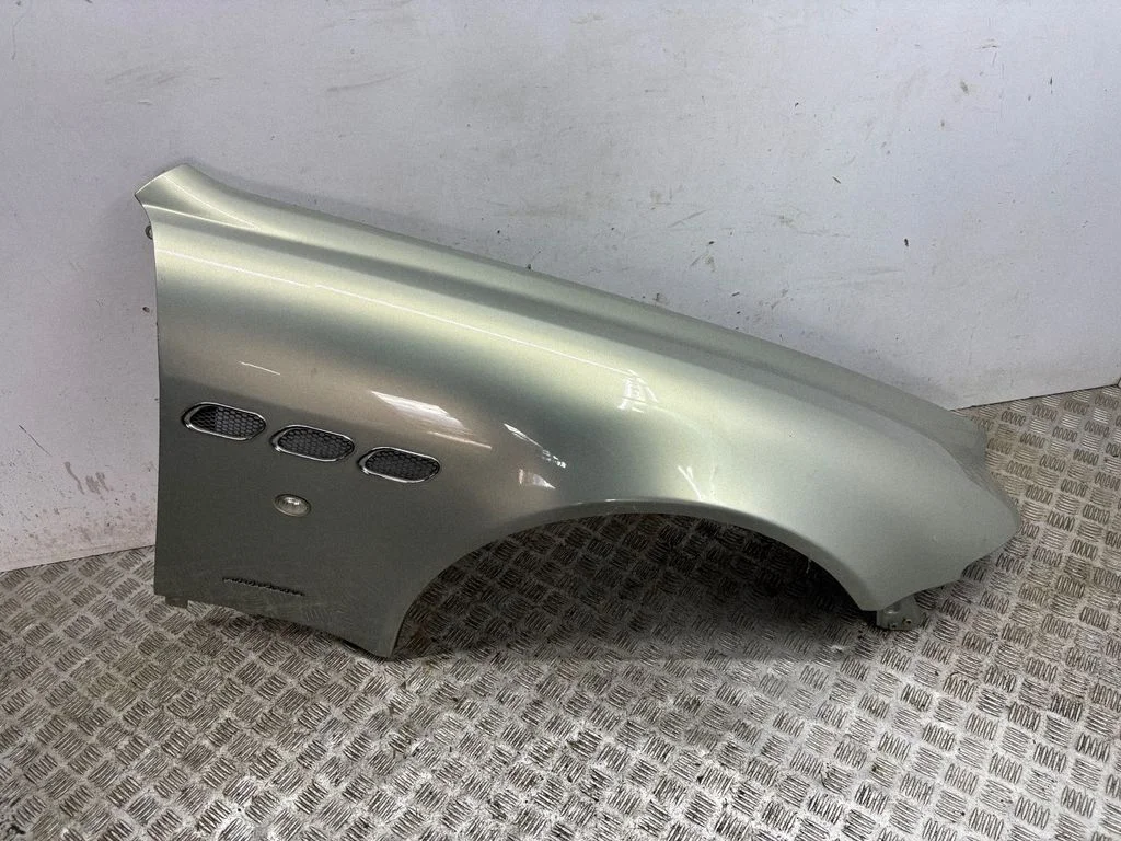 Fender – right