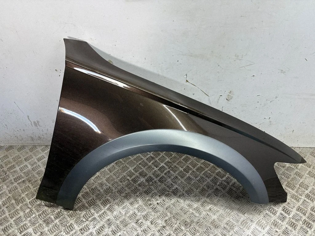 Fender – right