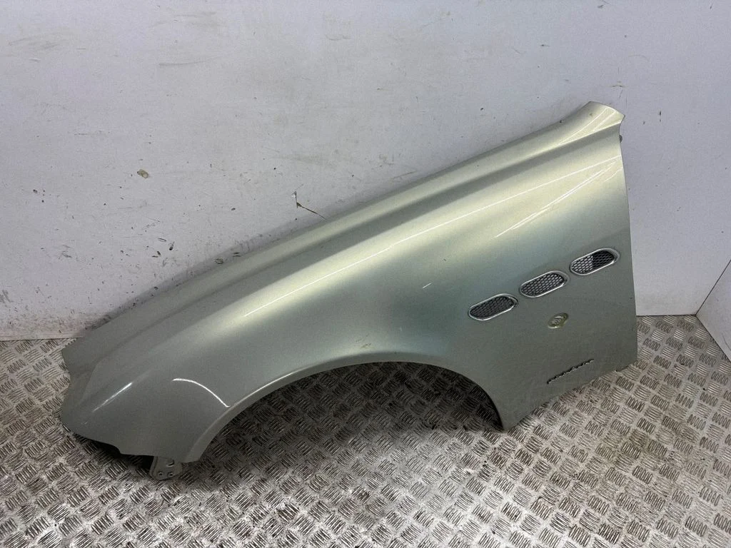 Fender – left