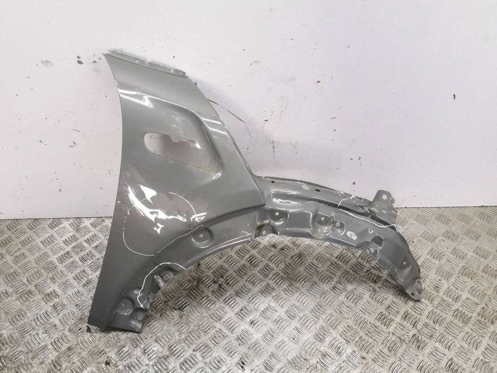 Fender – right