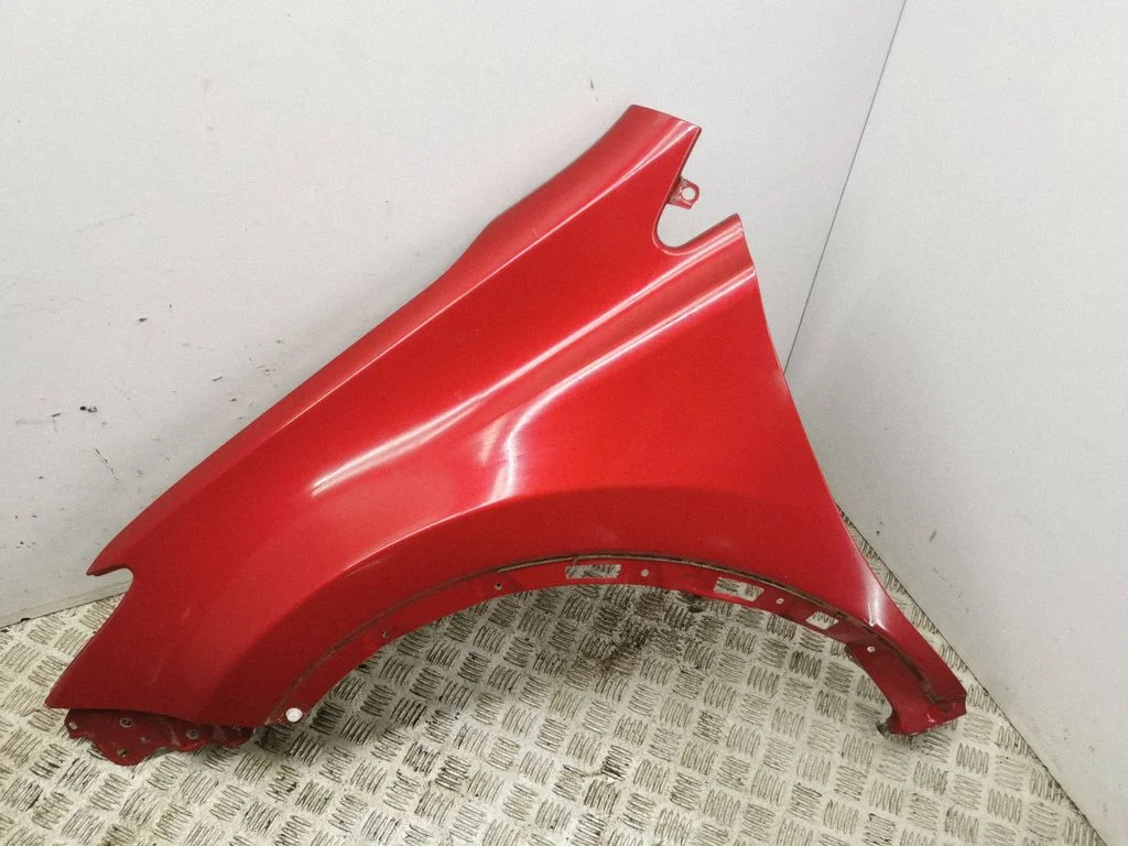 Fender – left