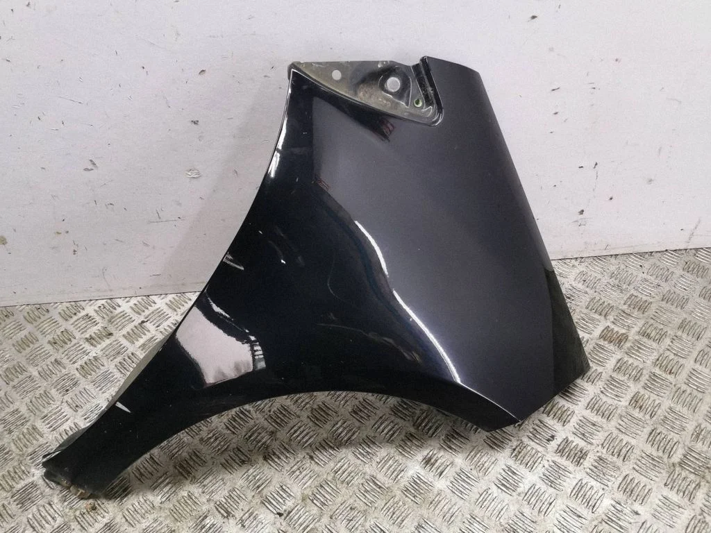 Fender – right