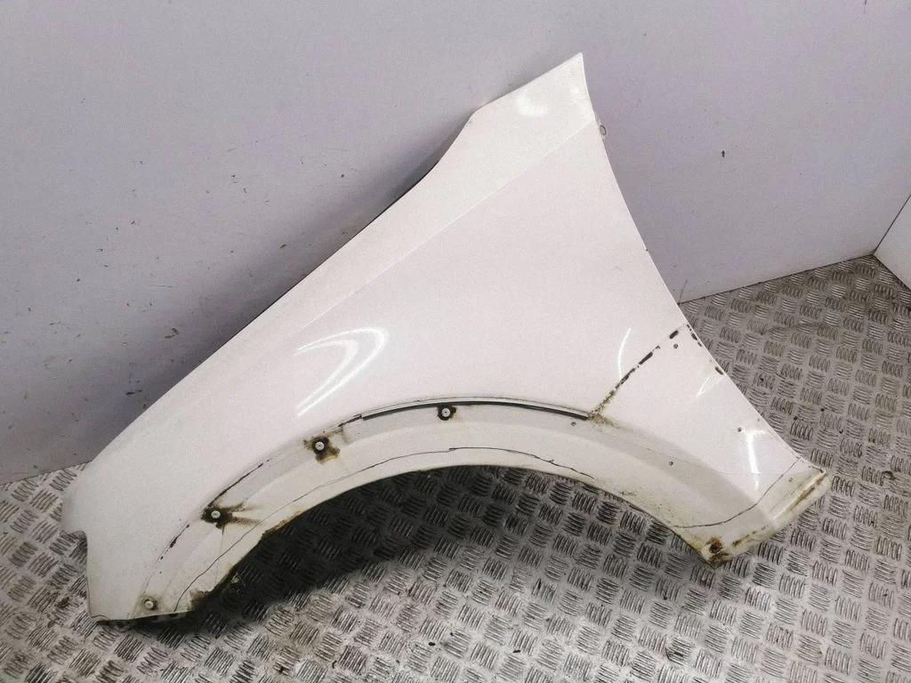Fender – left