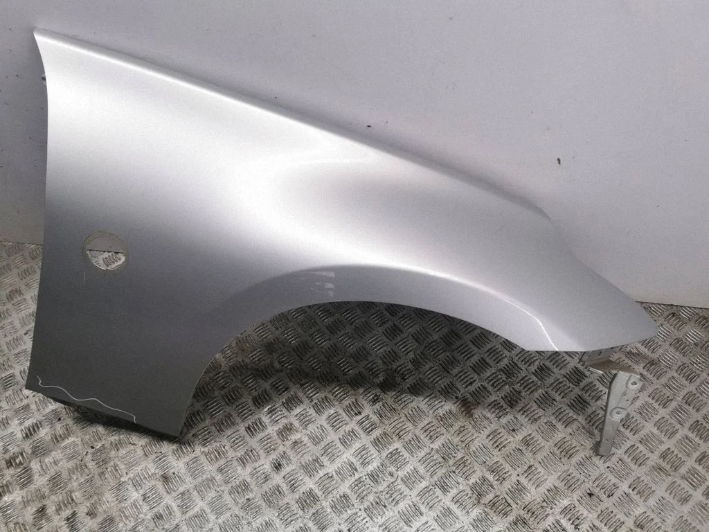 Fender – right