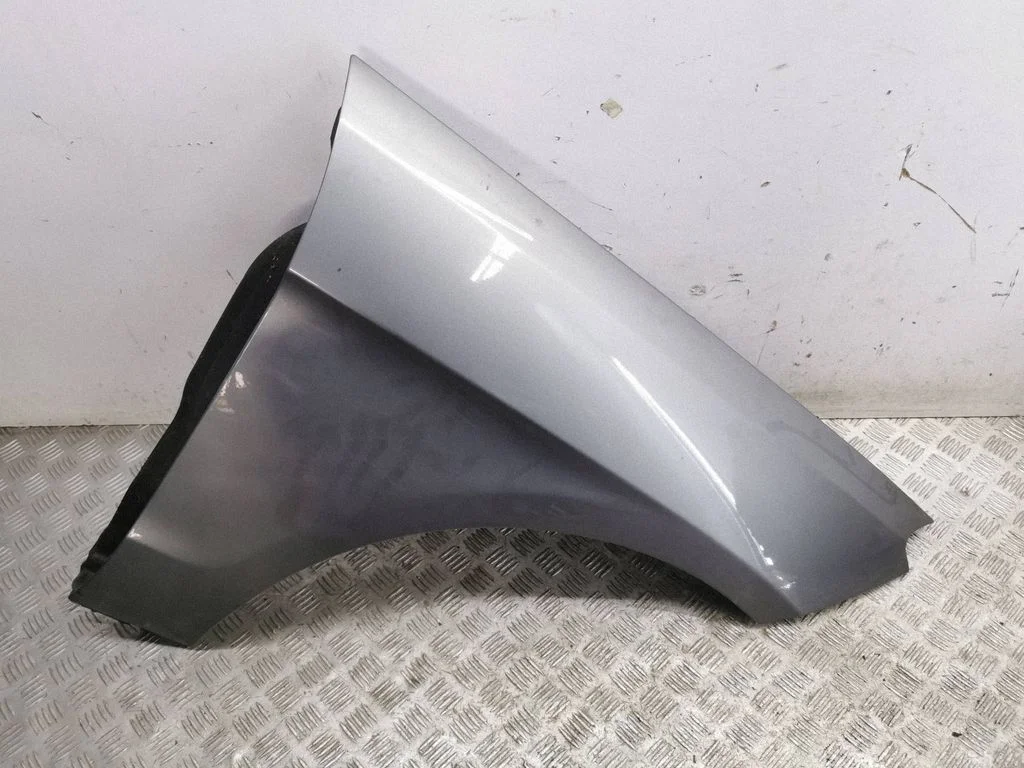 Fender – right
