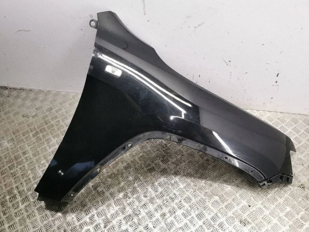 Fender – right